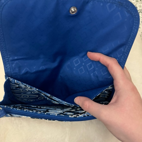NWT Vera Bradley Trimmed Wristlet Blue Star Medallion Wallet - Picture 5 of 8